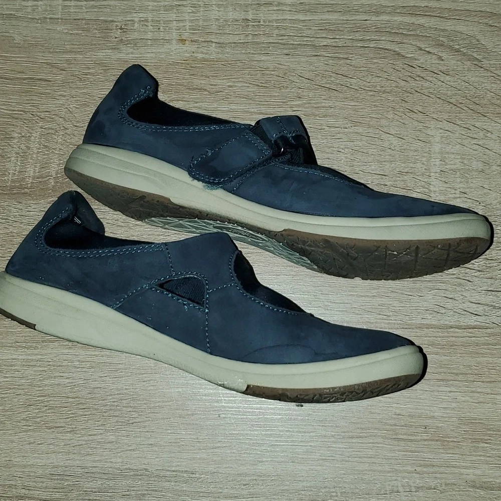 Earth origins Mary Jane blue suede shoe. 7 - Picture 7 of 9